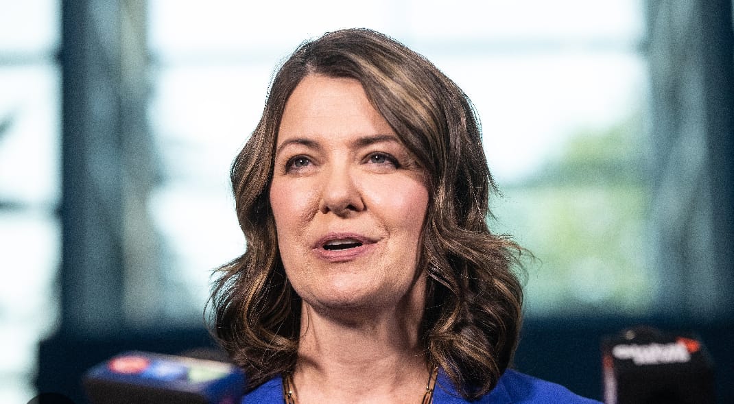 Danielle Smith, la primera ministra de Alberta, Canadá