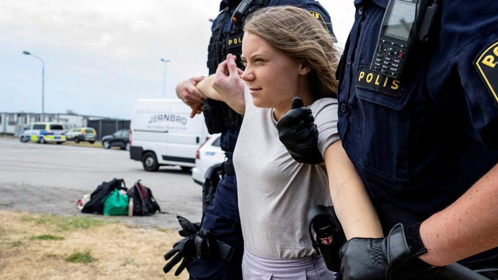 Tribunal de Suecia multa a Greta Thunberg por desobediencia a la Policía