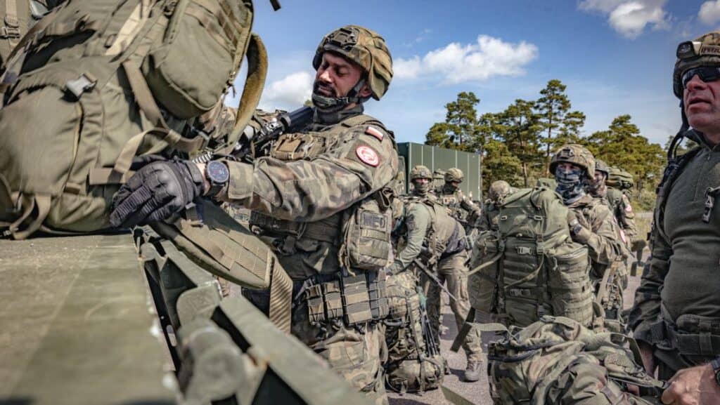 Polonia envía 40.000 soldados a la frontera antes de los ejercicios militares rusos